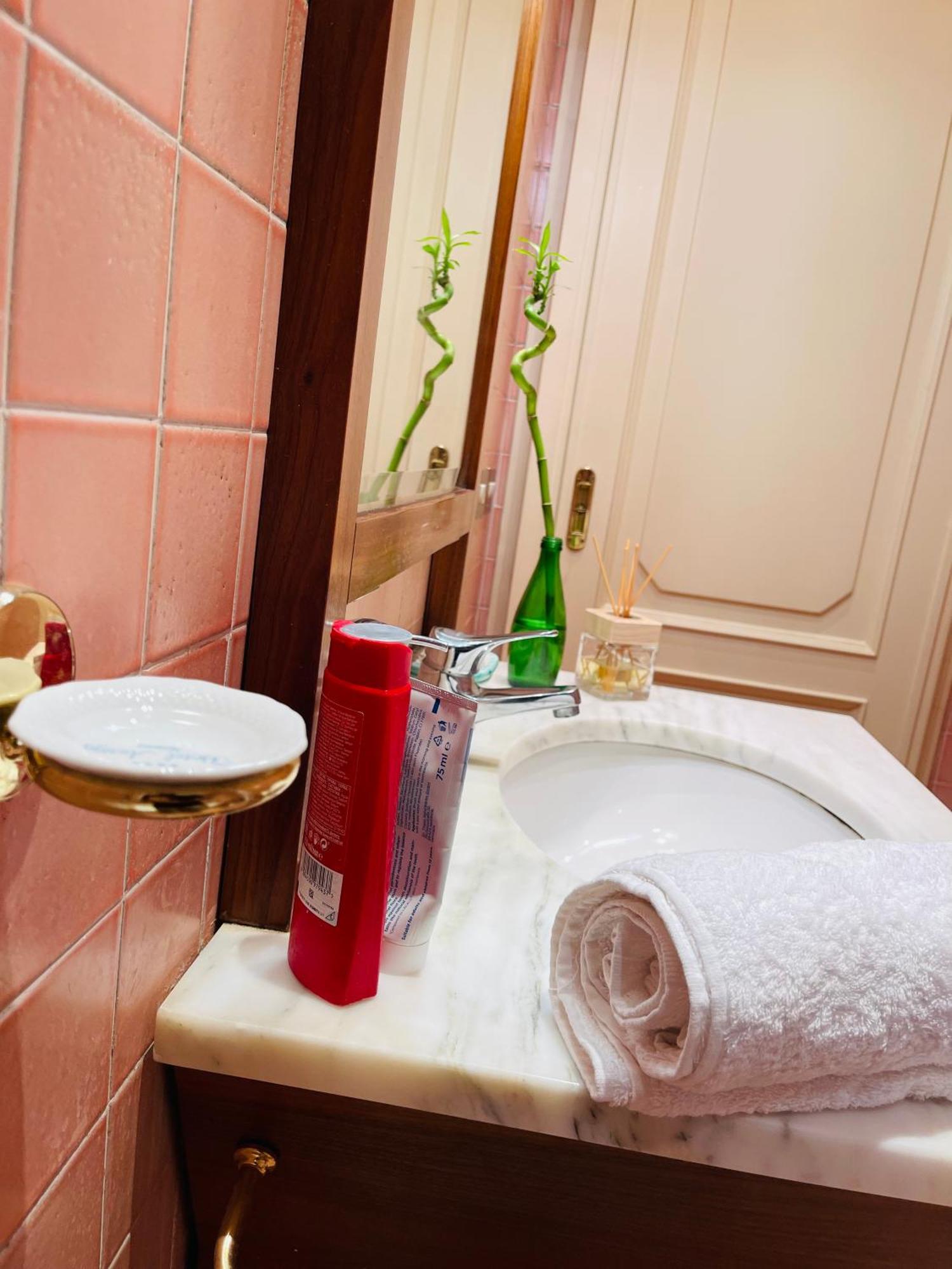 Holiday Colosseum Rome Bed & Breakfast Ngoại thất bức ảnh