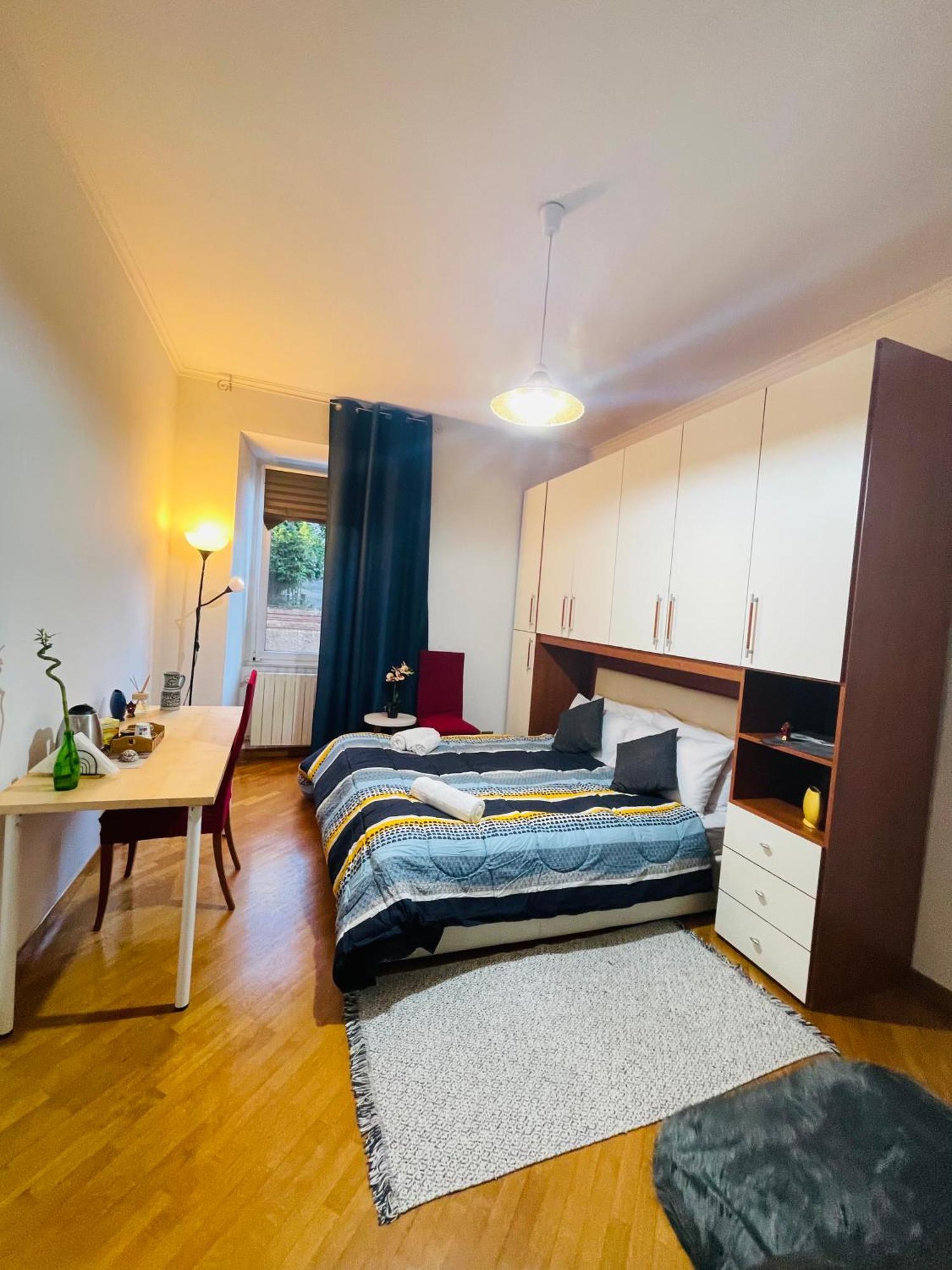 Holiday Colosseum Rome Bed & Breakfast Ngoại thất bức ảnh